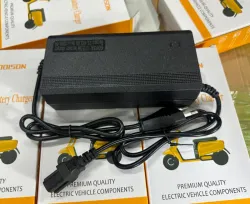 Зарядний пристрій 60V 3A для Crosser CR1 / CR2 (літій-іонні та свинцево-кислотні АКБ)